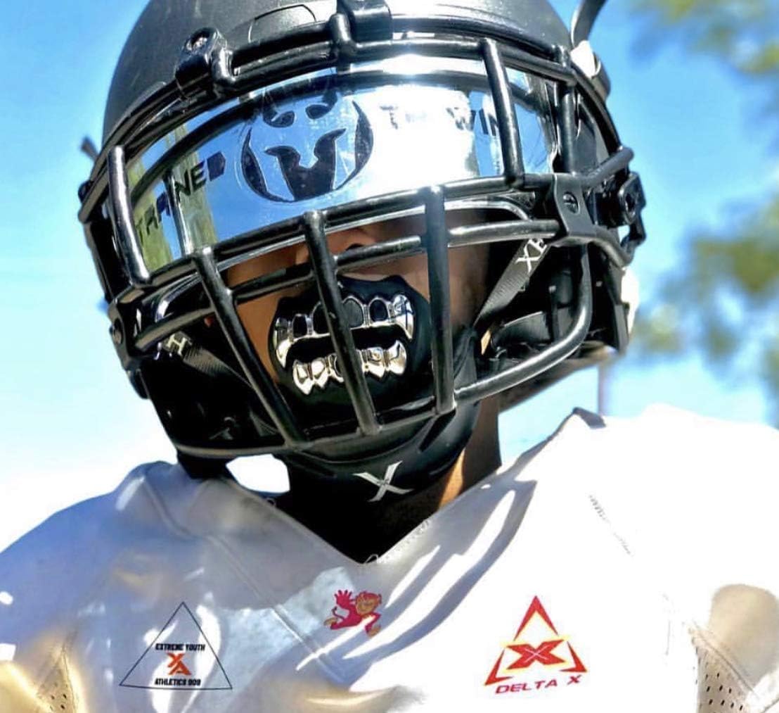 Loudmouth Football Mouth Guard | 3D Chrome Grillz Adult & Youth Mouth Guard | Mouth Piece for Sports | Maximum Air Flow Mouth Guards | Lip and Teeth Protector (3D Grillz - Chrome Black/Silver) : Sports & Outdoors