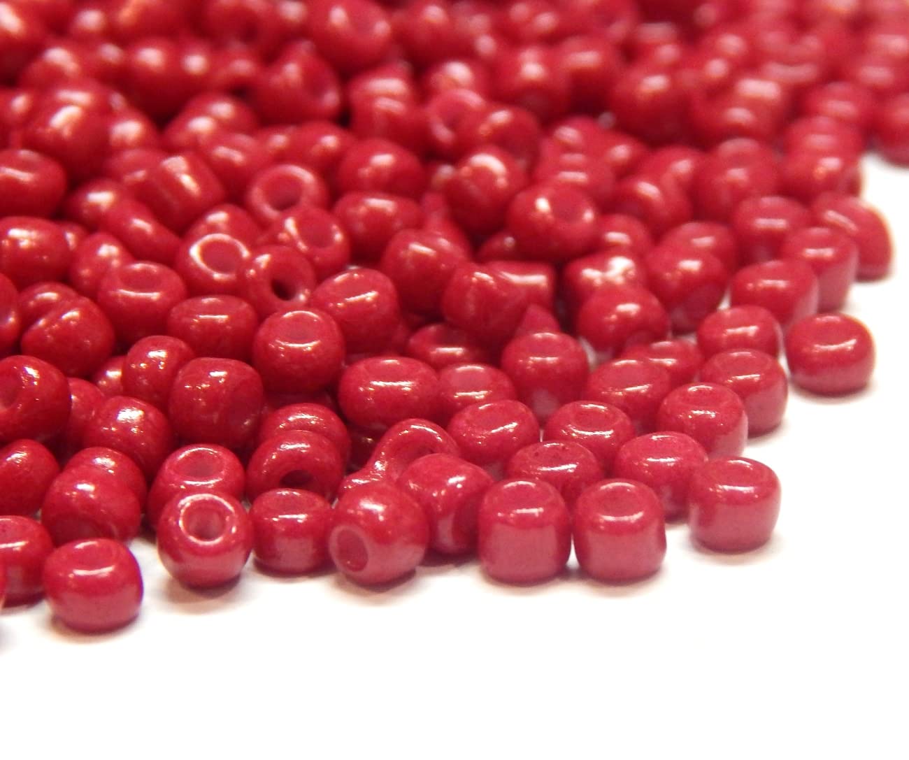 Pack of 1100 Glass Seed Beads 4 mm 6/0 Pony Beads Clear Mini Children's Beads (Wine Red Opaque)