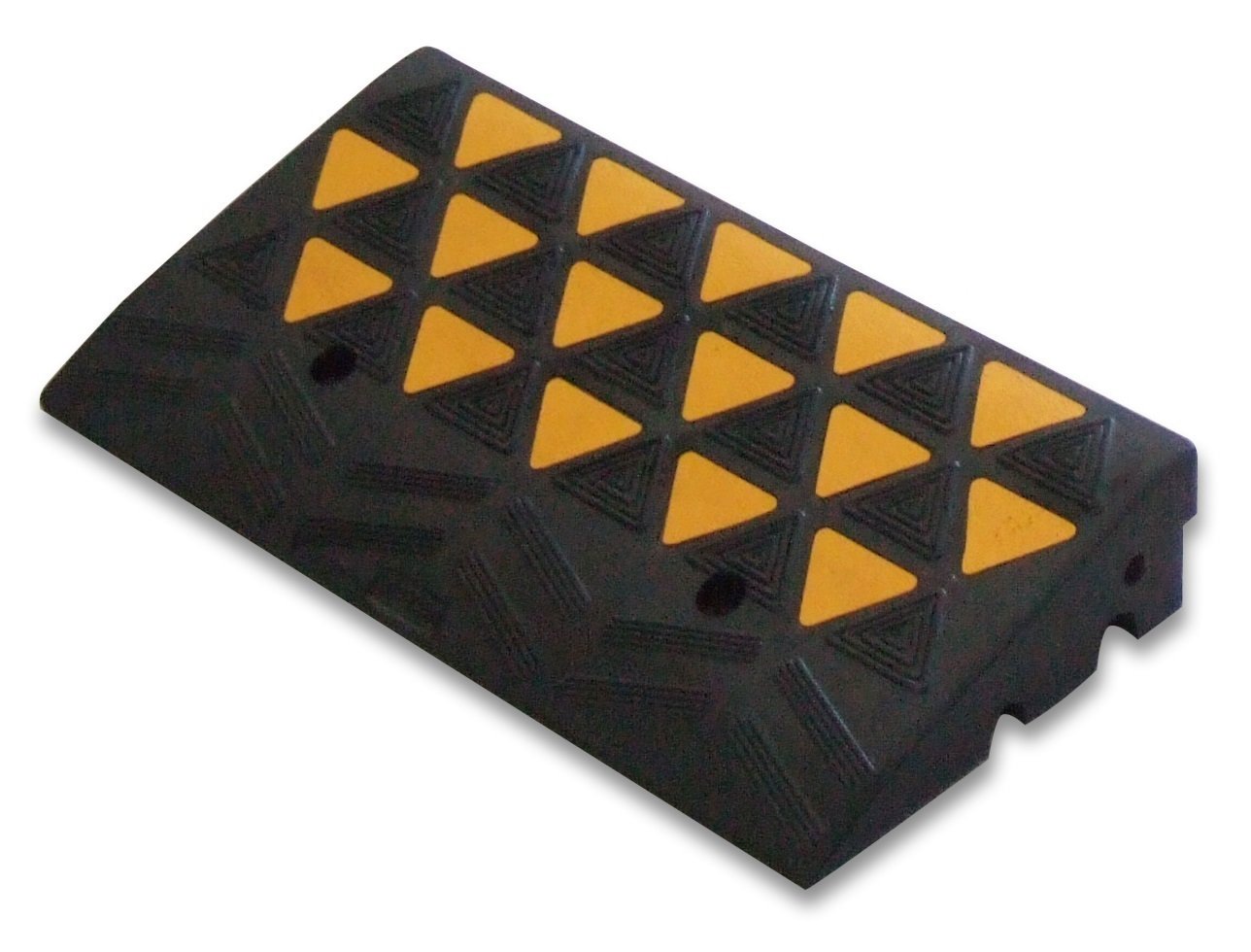 SNS SAFETY LTD RKR-1M Rubber Kerb Ramp Middle Part 60cm x 30cm x 10cm (23.6" x 11.8" x 3.9") pack of 1