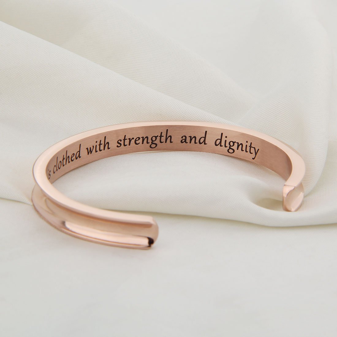 Living Ready Pocket Manual - First Aid: Fundamentals for Survival Paperback  – December 31, 2013 James Hubbard 1440333548 ...