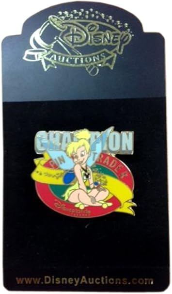 Amazon Thecostumebase Dlr 赤いピンチャンピオンピントレーダーは 賞 ティンカーベル ディズニーピンをキャスト バッジ おもちゃ