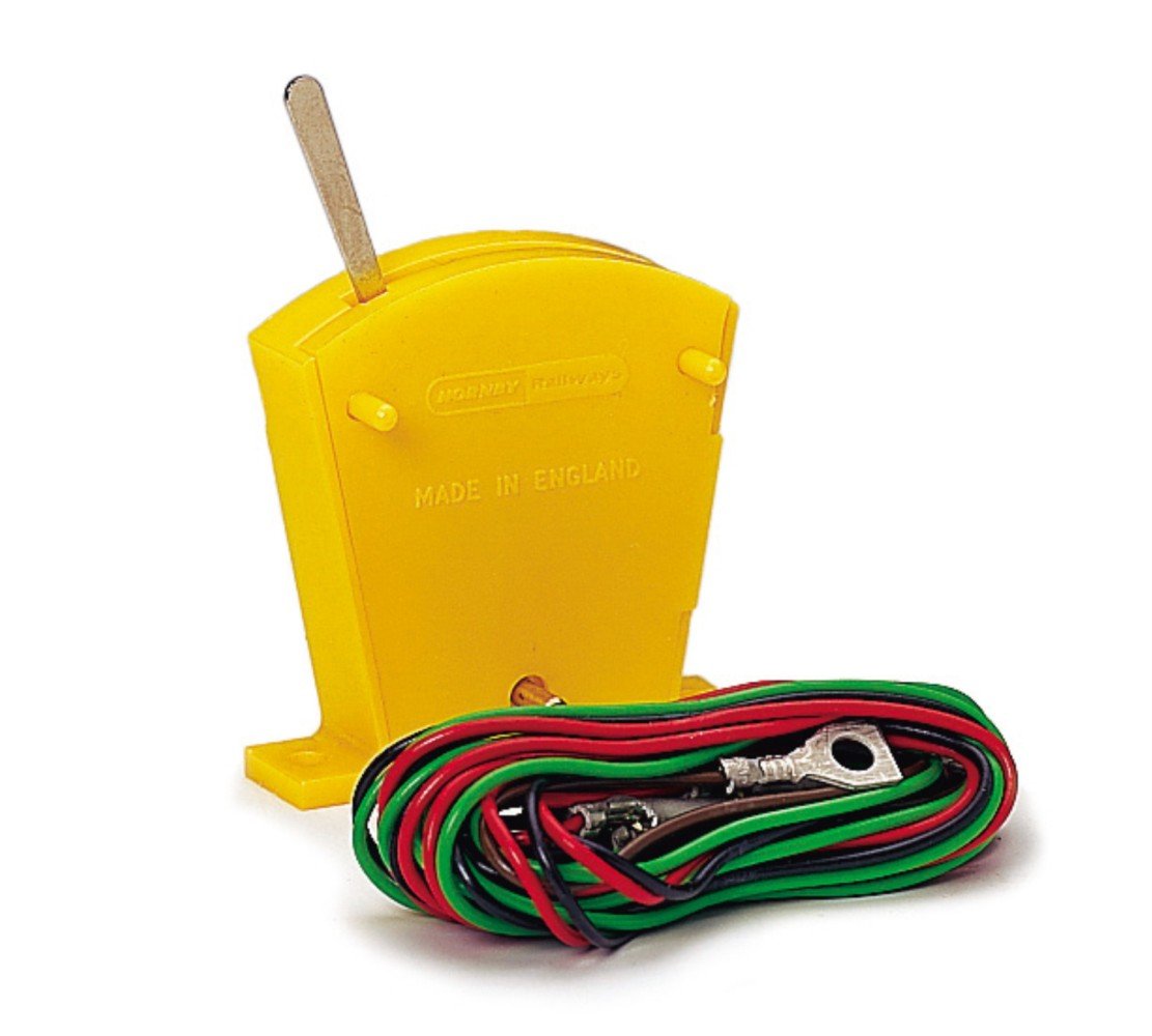 Hornby R 046 Lever Switch 'on-on' Age 8+, Medium, Yellow
