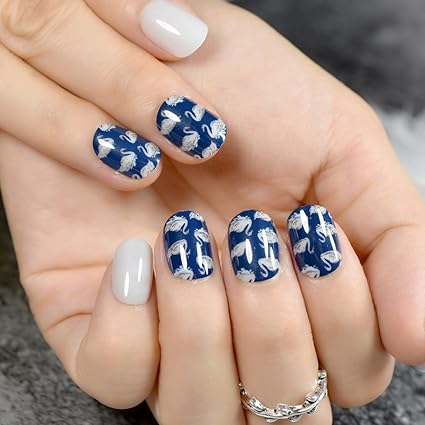 Juego De 24 Piezas De Unas Postizas De Color Azul Oscuro Con Patron De Cisne Para Mujer Para Manicura Herramienta Z800 Amazon Es Belleza