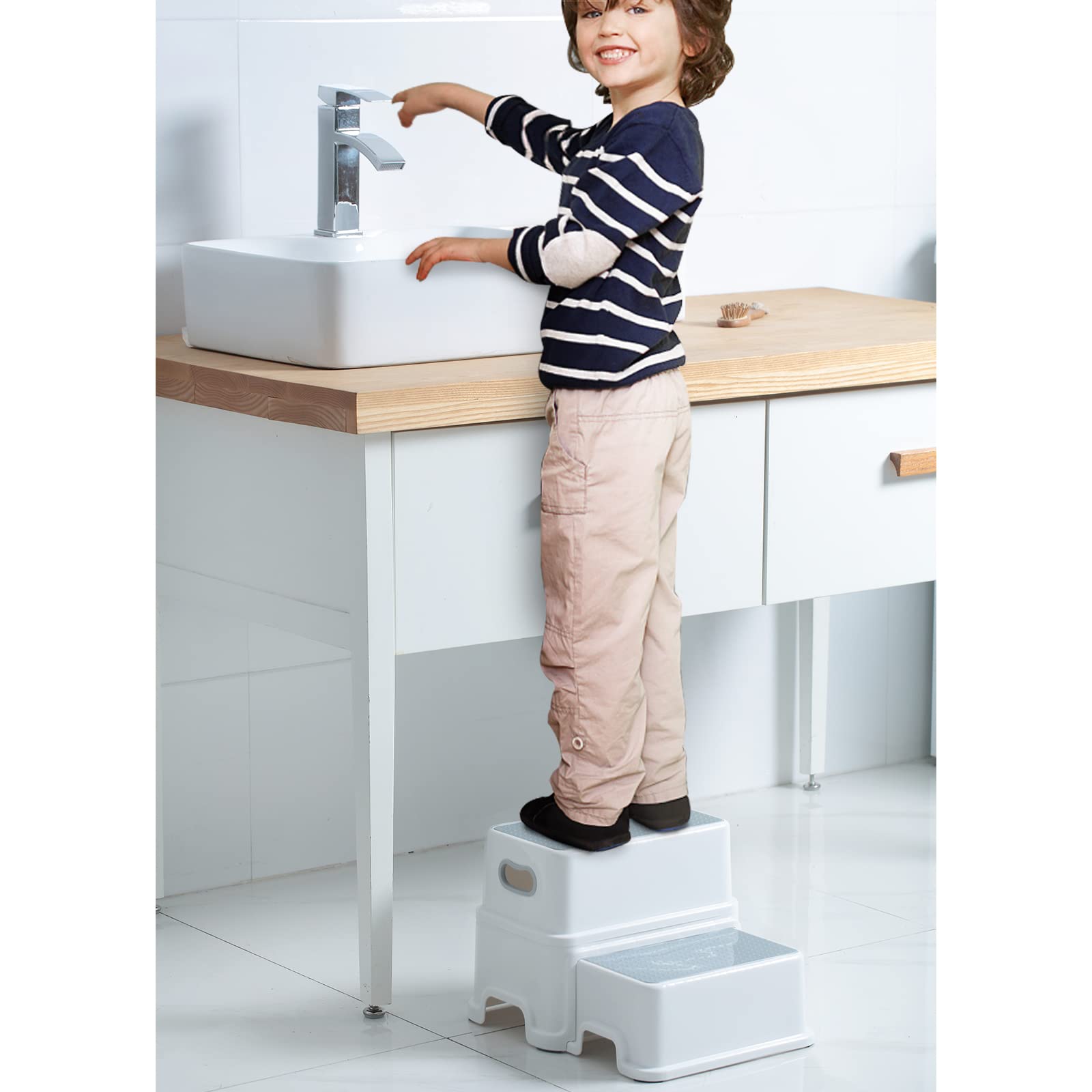 Victostar Toddler Step Stool,2 Kids Step Stool for Bathroom Sink,Baby Potty Stool with Anti-Slip Surface and Rubber Bottom,Plastic Stool with Handle for Toilet Potty Training Bathroom Kitchen
