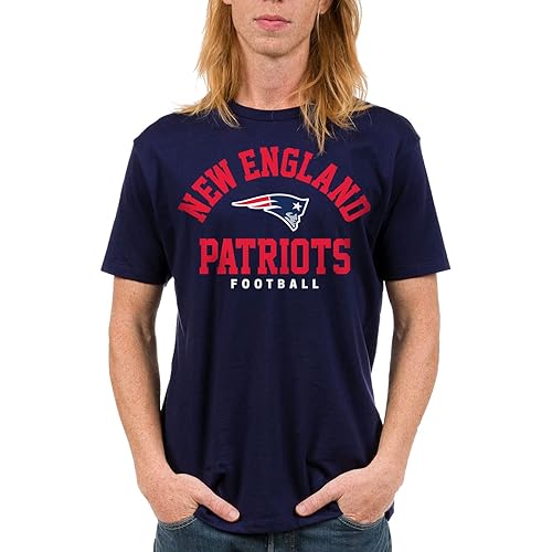 Junk Food Clothing x NFL - New England Patriots - Classic Team Logo - Unisex Adult Short Sleeve Fan T-Shirt for Men and Women - Size 3X-Large