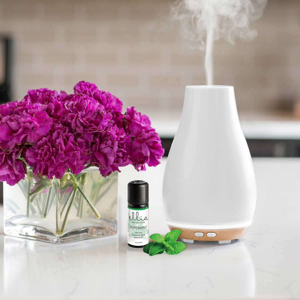 Amazon Com Ellia Blossom Diffuser Awake Ultrasonic Aromatherapy Oil Diffuser With 3 Favorites 10ml Essential Oils Samples Create A Peaceful Environment And Alleviates Dry Air Ceramic And Wood Construction Beauty