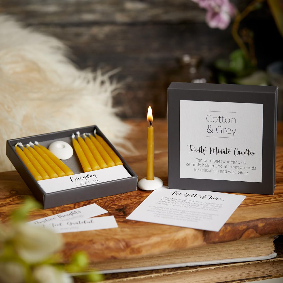 Twenty Minute Candles with Affirmation Cards. 12 x Twenty Minute Candles with a Ceramic Holder for Relaxation, Meditation, Mindfulness and Well-Being