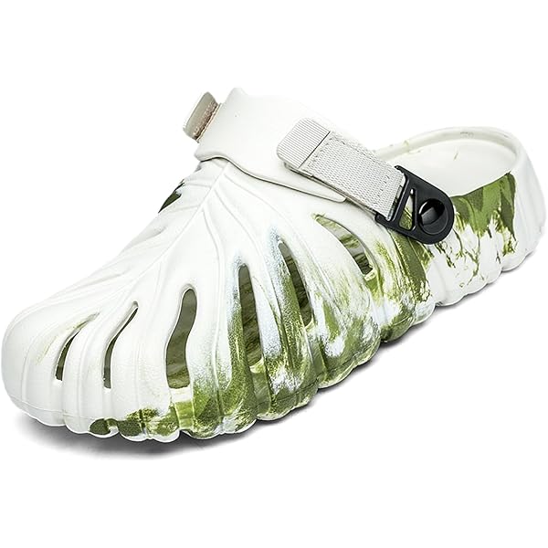 靴 alive form MONSTERA STOMPER Yes they are monstrous MONSTERA STOMPER Link in bio