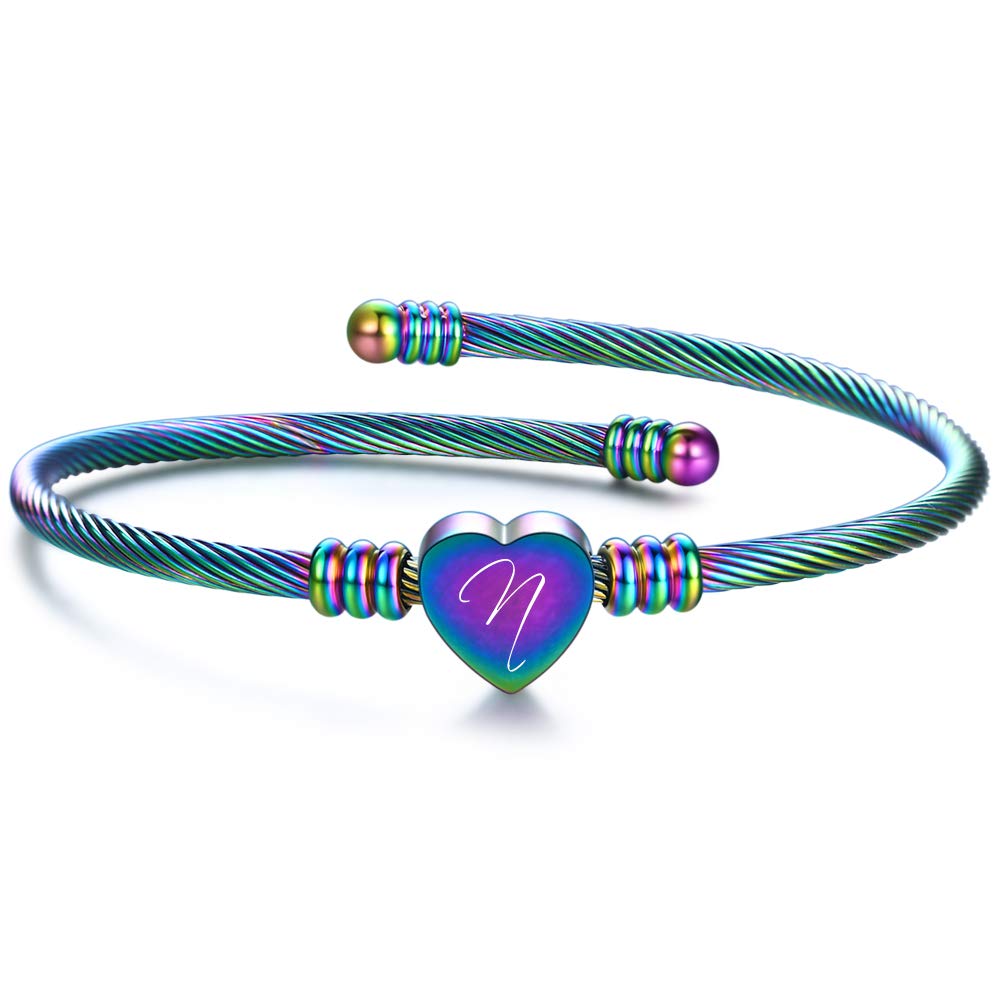 VQYSKO Bracelet Initial Heart Women Girl 26 Letters Engraved Laser A-Z Engraving Stainless Steel Charm Bangle Bracelet Cable Bracelet 18cm 5 Colors (Colour, B)