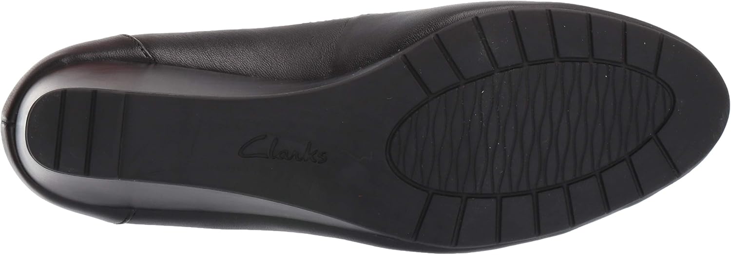 clarks collection women's mallory berry pumps
