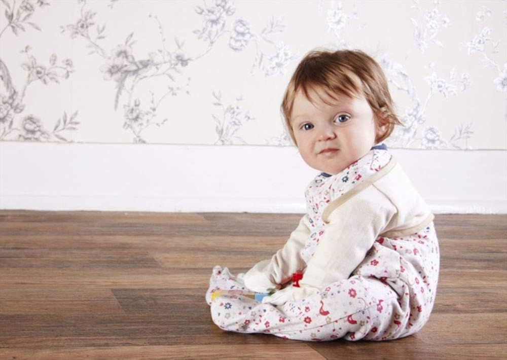 scratch mittens that stay on