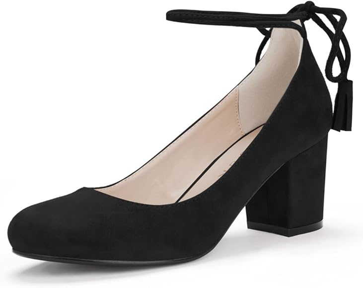 black rounded toe pumps