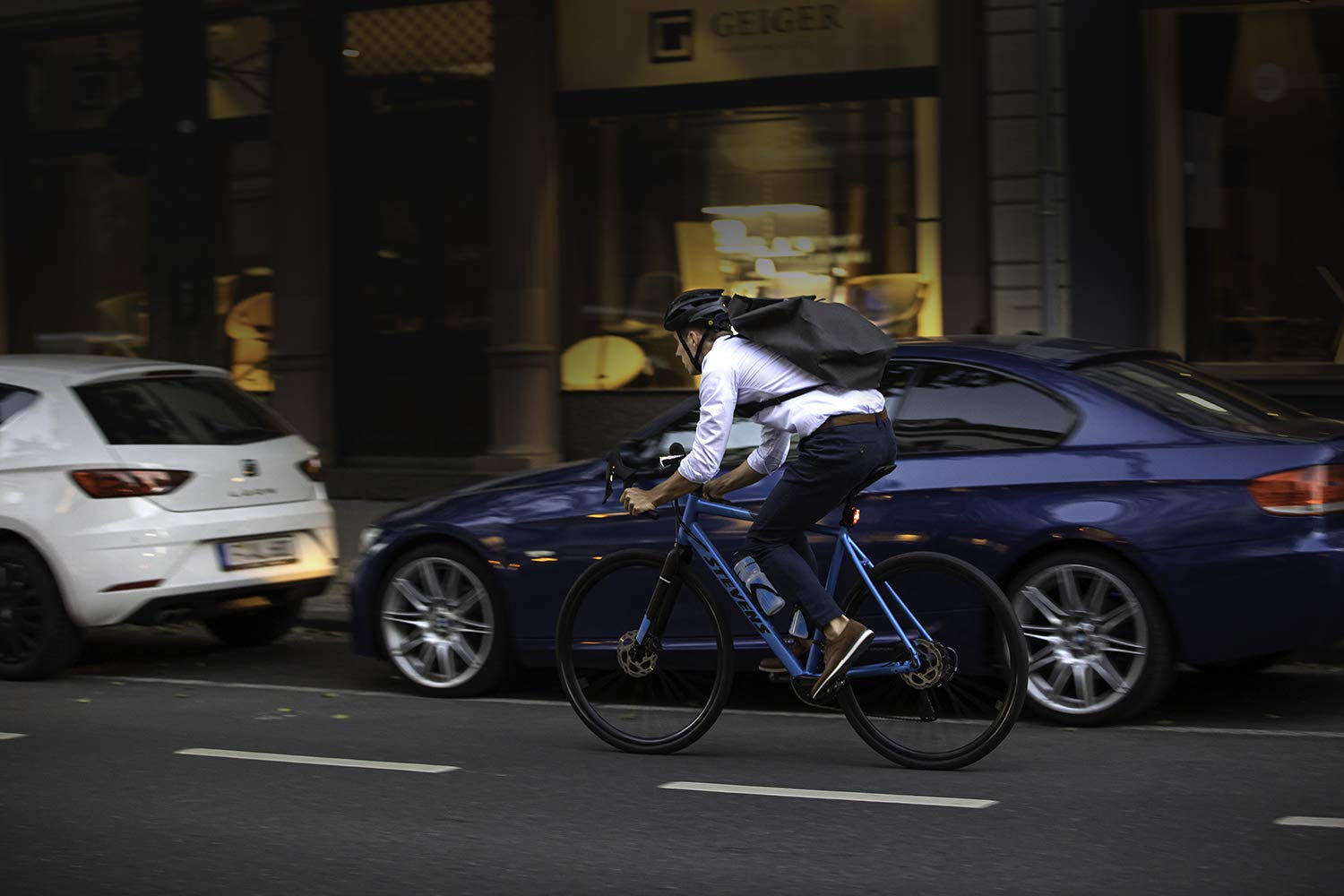 Sigma LED Fahrradlicht Set Aura 60 und Infinity | StVZO zugelassenes, akkubetriebenes Vorderlicht und Rücklicht | spritzwassergeschütztes Fahrradbeleuchtungsset 8