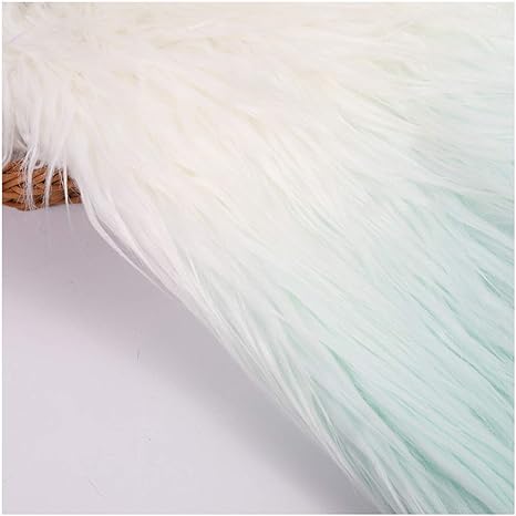 Amazon Co Jp シャギーファー ファブリック 手芸 ハンドメイド 幅160cm 長さ100cm 毛足100mm 高級グラデーション シャギー生地 裁縫diy コスプレ 衣装 抱き枕 手作り小物 装饰用 Color Green4 Size 1m ホーム キッチン