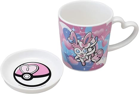 Amazon ポケモンセンターオリジナル 蓋付きマグカップ Ball Freak ニンフィア ラブラブボール アニメ 萌えグッズ 通販