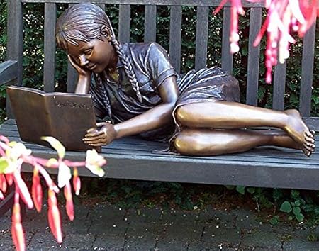 Pompidu Living Liegendes Lesendes Madchen Bronzefigur Amazon De Garten