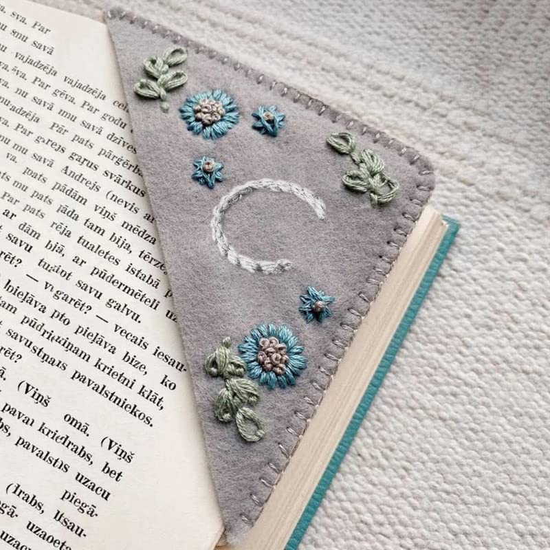Litthing Hand Embroidered Corner Bookmark, 26 Letters Personalised Seasons Felt Triangle Bookmarks Gifts for Book Lovers Men Women