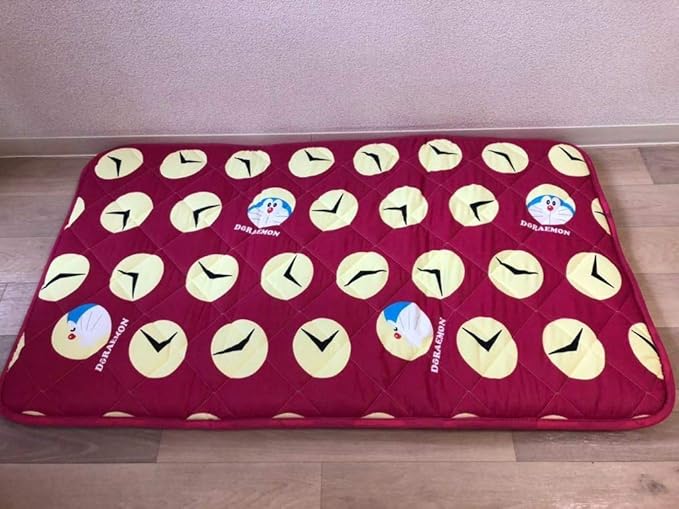 Amazon Co Jp ドラえもん タイムふろしき マット 昼寝布団 ごろね布団 藤子不二雄 藤子f不二雄 座布団 ベビーマット ホビー 通販