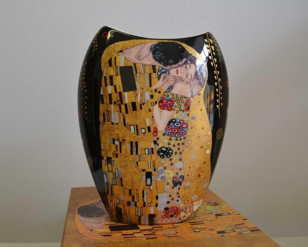 Vase Gustav Klimt The Kiss by Gustav Klimt Porcelain Le Baisier Black