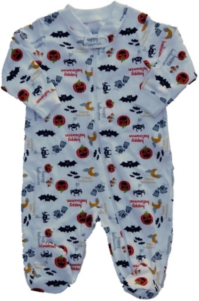 baby rubbing hands together