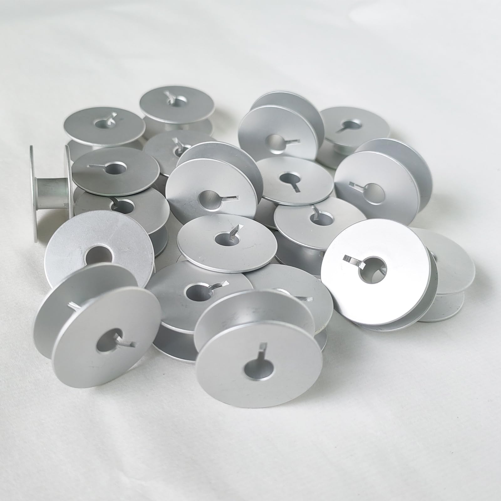 Photo 1 of 20PCS M Class Bobbins for All Handi Quilter Longarm Machines Slotted Aluminum Bobbin