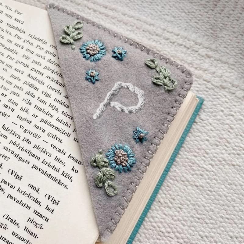 Litthing Hand Embroidered Corner Bookmark, 26 Letters Personalised Seasons Felt Triangle Bookmarks Gifts for Book Lovers Men Women