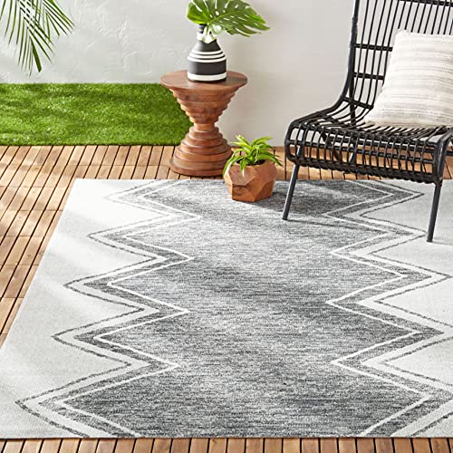 Nicole Miller New York Patio Sofia Leon Indoor/Outdoor Area Rug 5'2"x7