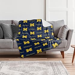 University of Michigan Blanket, 50"x60" Logo