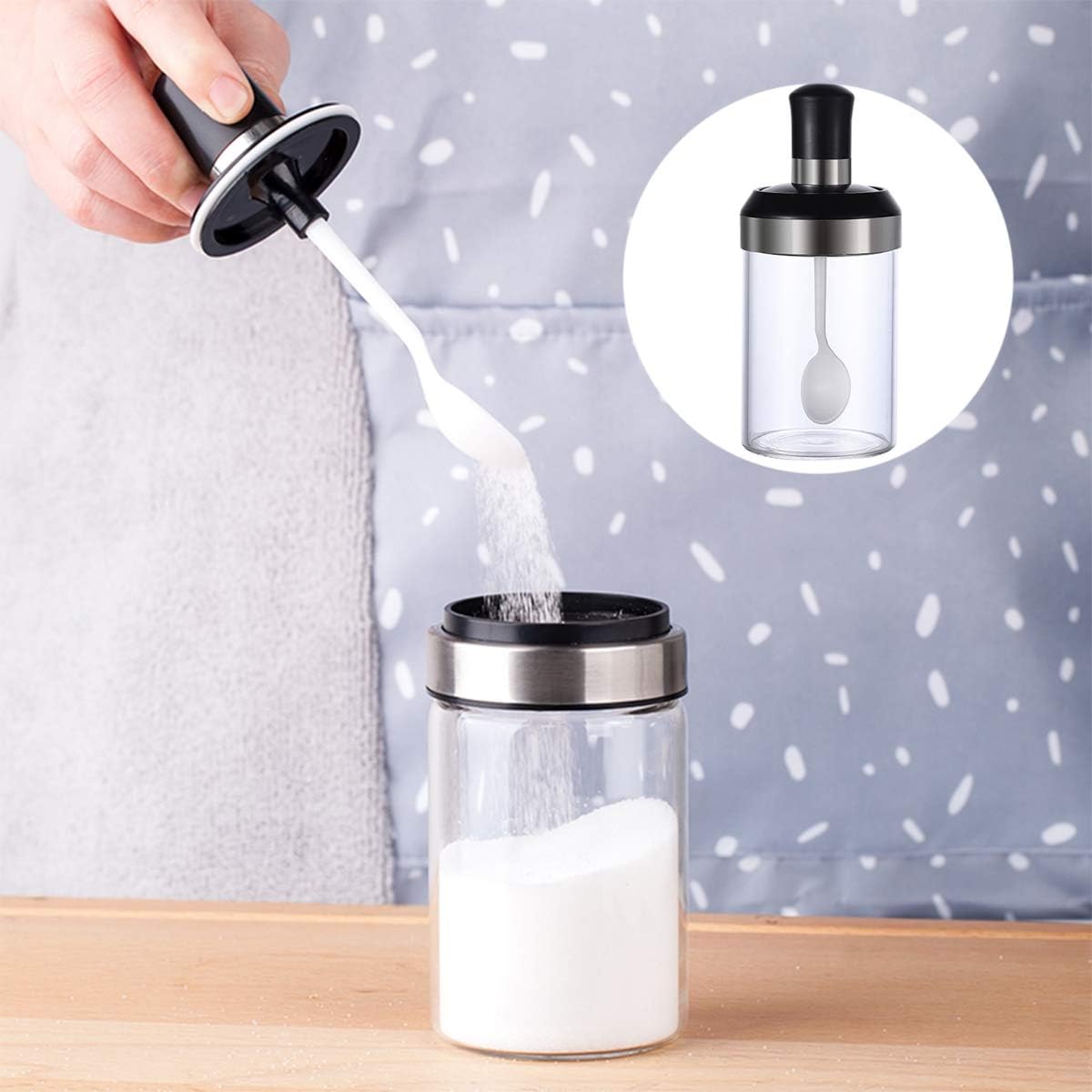 HYDIDA Glass Spice Jars with Spoon Lids, One-Handed Operation Condiment Bottle, Seasonning Box Made of Borosilicate Glass Empty Jars 8.45 oz with Airtight Cap