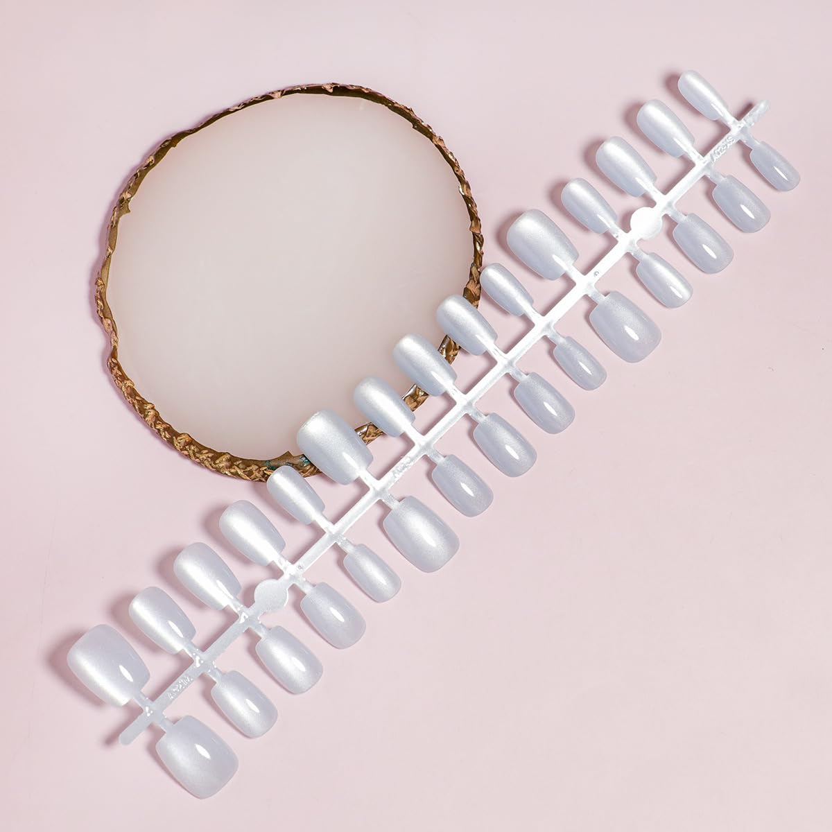 White Cat Eye Press on Nails Short Fake Nails Glossy Acrylic Nails Shiny Square False Nails Full Cover Glue on Nails Stick on Nails for Squoval Manicure 24Pcs - Image 5