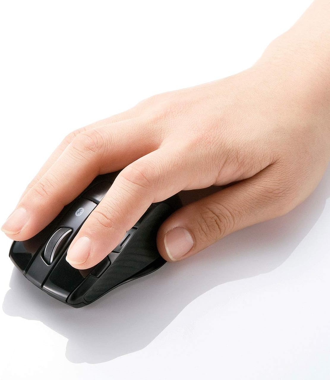 Amazon Co Jp サンワサプライ Bluetooth3 0マルチペアリングマウス 3台までペアリング可能 ブルーled 6ボタン 中型 Ma Btbl121bk 家電 カメラ