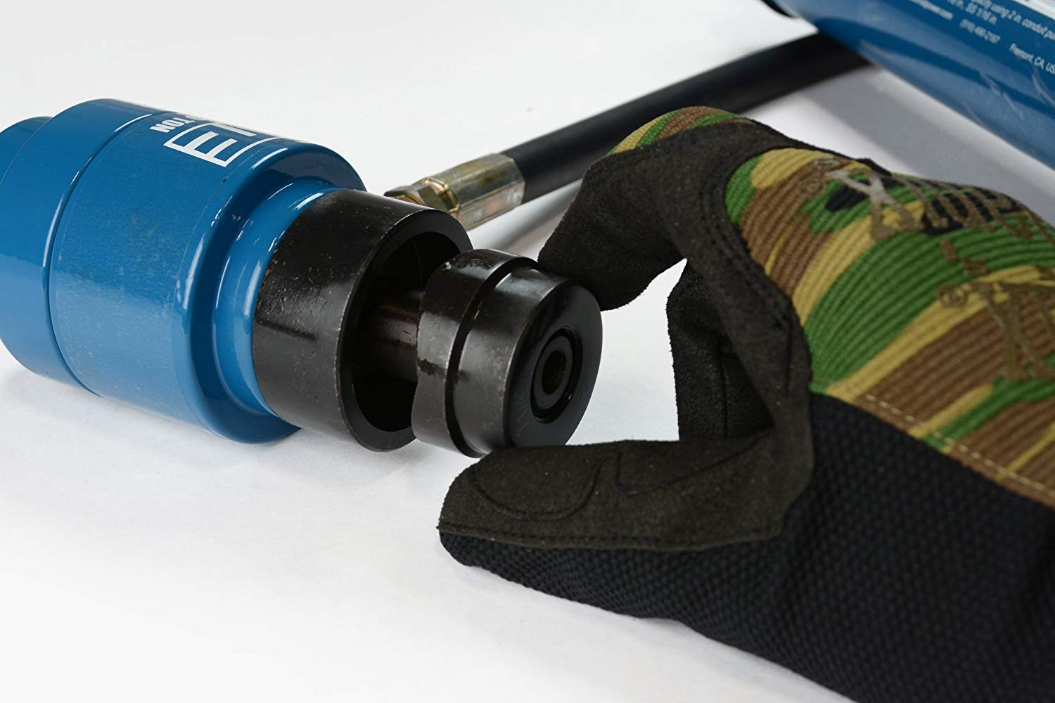 TEMCo Hydraulic Knockout Punch TH0004 Electrical Conduit Hole Cutter