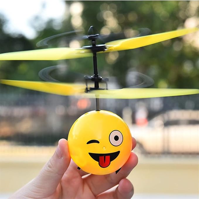 Amazon Co Jp 子供の空飛ぶ絵文字のおもちゃ ドローンヘリコプターのボール 環境に優しい 無毒なabs素材 組み込みのled照明 落下防止 お手入れが簡単 ホーム キッチン Amazon Co Jp 子供の空飛ぶ絵文字のおもちゃ ドローンヘリコプターのボール 環境に優しい 無毒なabs素材 組み込みのled照明 落下防止 お手入れが簡単 ホーム キッチン
