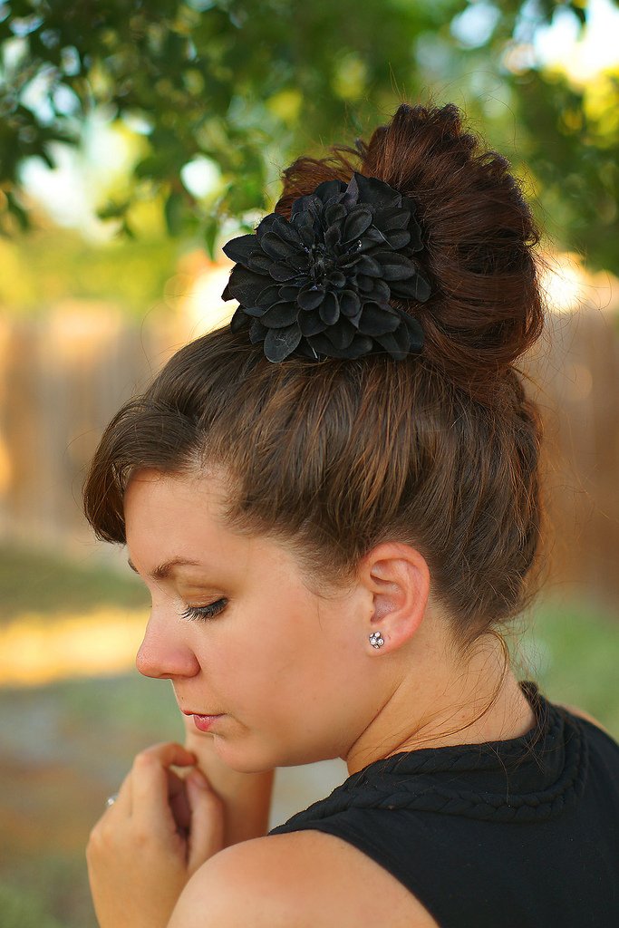 Amazon Com Midnight Black Dahlia Wedding Veil Flower Hair Clip