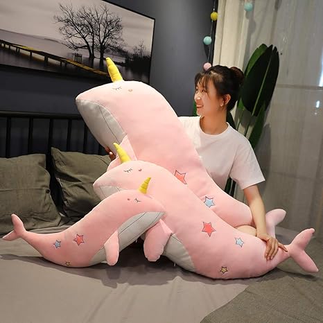 Amazon Co Jp 巨大なぬいぐるみイッカクのおもちゃかわいいぬいぐるみ人形 クジラの枕子供のおもちゃ子供のためのクリスマスの誕生日プレゼントガールフレンド 緑 60cm ホーム キッチン