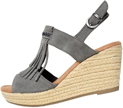 minnetonka sandals amazon