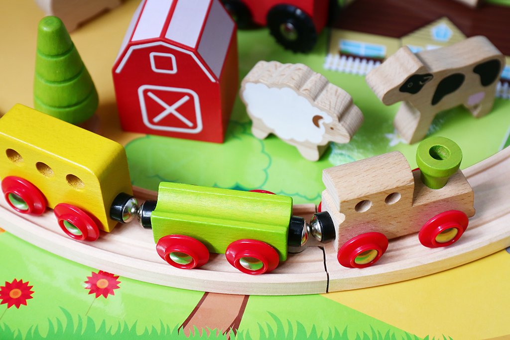 everearth train table