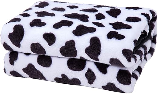 Amazon Com Cow Print Flannel Throw Blanket Fuzzy Soft Warm For Bed Couch Sofa Camping Travel 40 X60 Black And White Home Kitchen