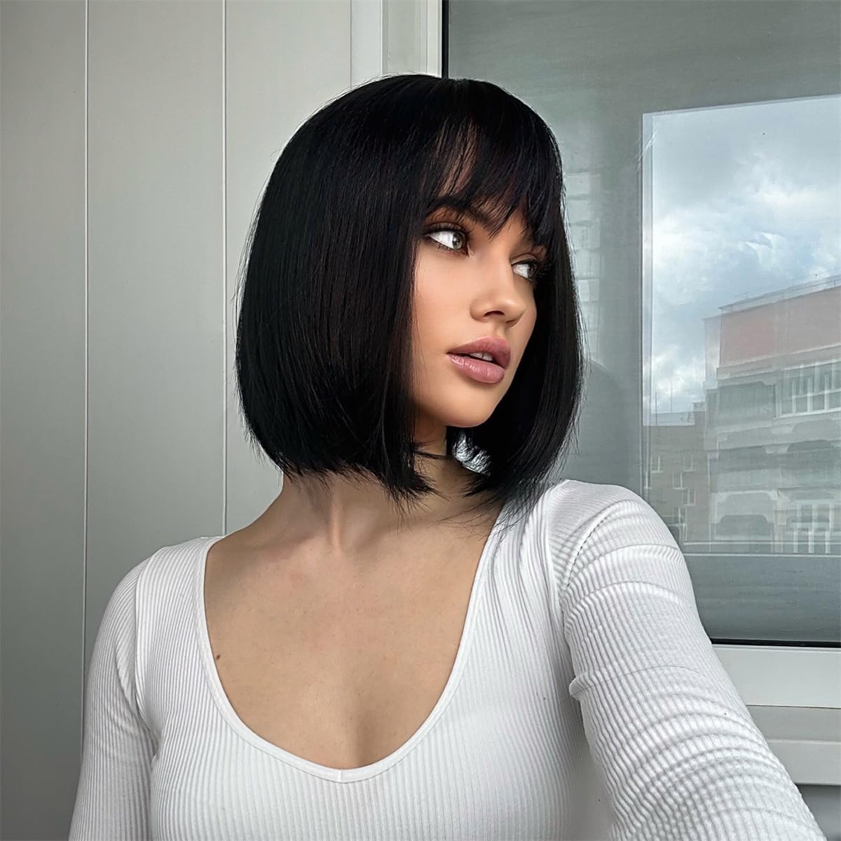 Sapphirewigs Black Bob Wigs for Women Bob Wig with Bangs Short Hair Daily Party Wig Natural Looking 12 inch