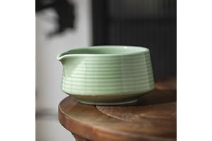Celadon Green Matcha Bowl with Spout, Traditional Japanese Tea Ceremony Cup, 12.5 cm x 12.5 cm, Handmade Ceramic (Green)