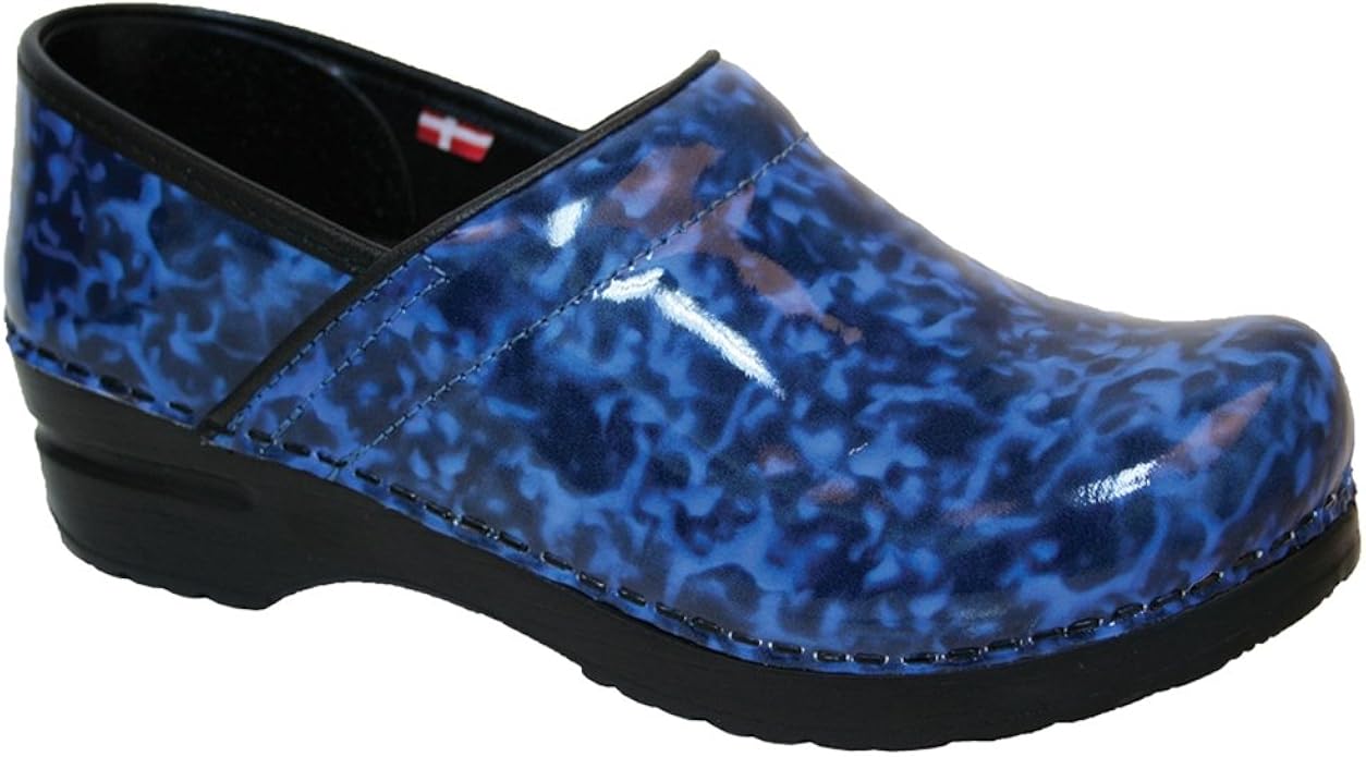 sanita women's professional patent clog