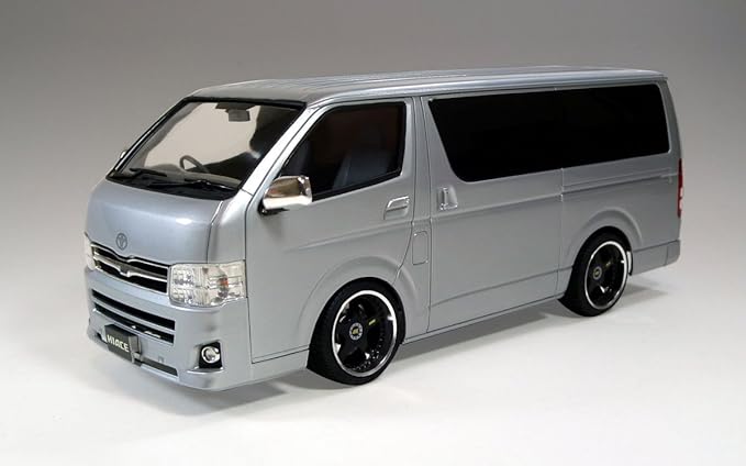 0 Hiace Super Gl 10 Custom Model Car Toys Games Amazon Com