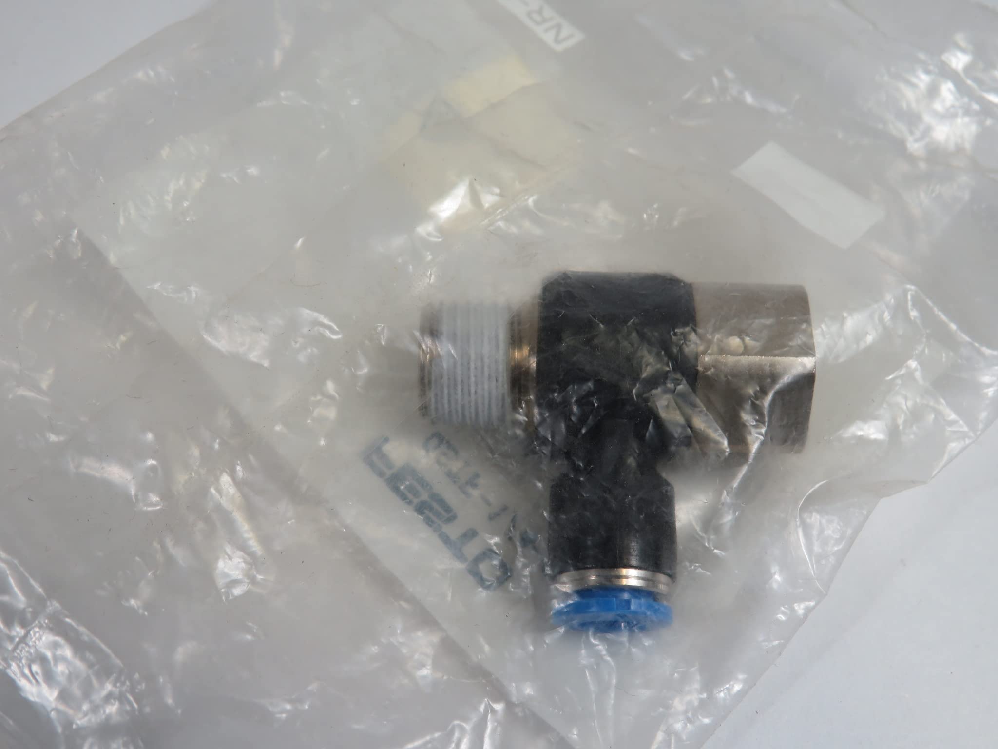 Festo 153184 Model QSTF-1/4-6-B Push-In T-Fitting