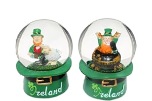 Aobaks St Patrick's Day Decorations, 2 Pack Lucky Shamrock Green Irish Snow Globe Pot of Gold, Leprechaun Lucharachán leipreachán luchorpán Figurines Table Decor for The Home
