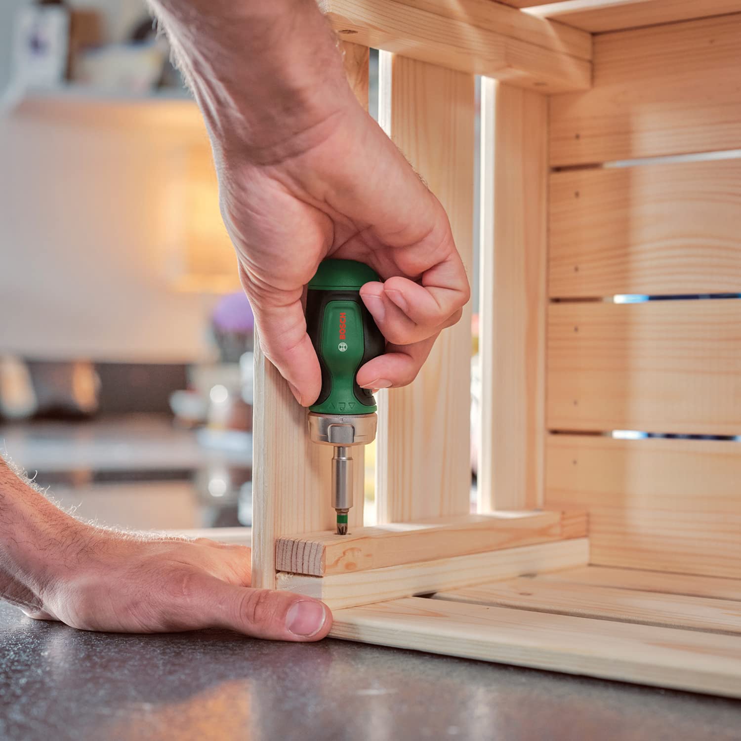 Bosch Stubby Ratschenschraubendreher mit Bit Magazin, 6-teilig (kompakter Ratschenschraubendreher mit hohem Drehmoment; 6 Bits – PZ1/2,PH2,SL4,TX25,HEX5; ergonomisch; magnetischer Bithalter) 5