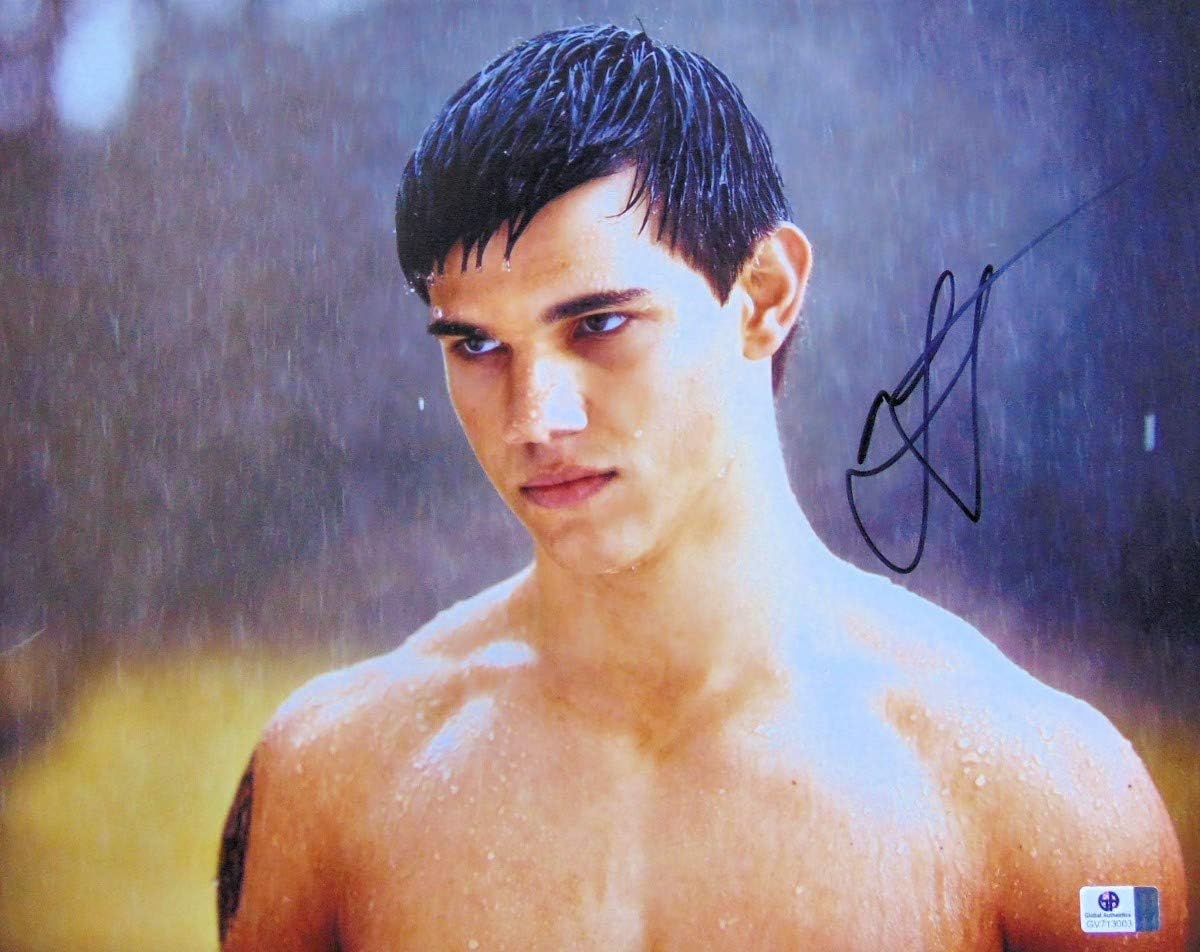 Taylor Lautner Signed Autographed 11x14 Photo Twilight Standing In