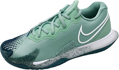 nike female tennis shoes