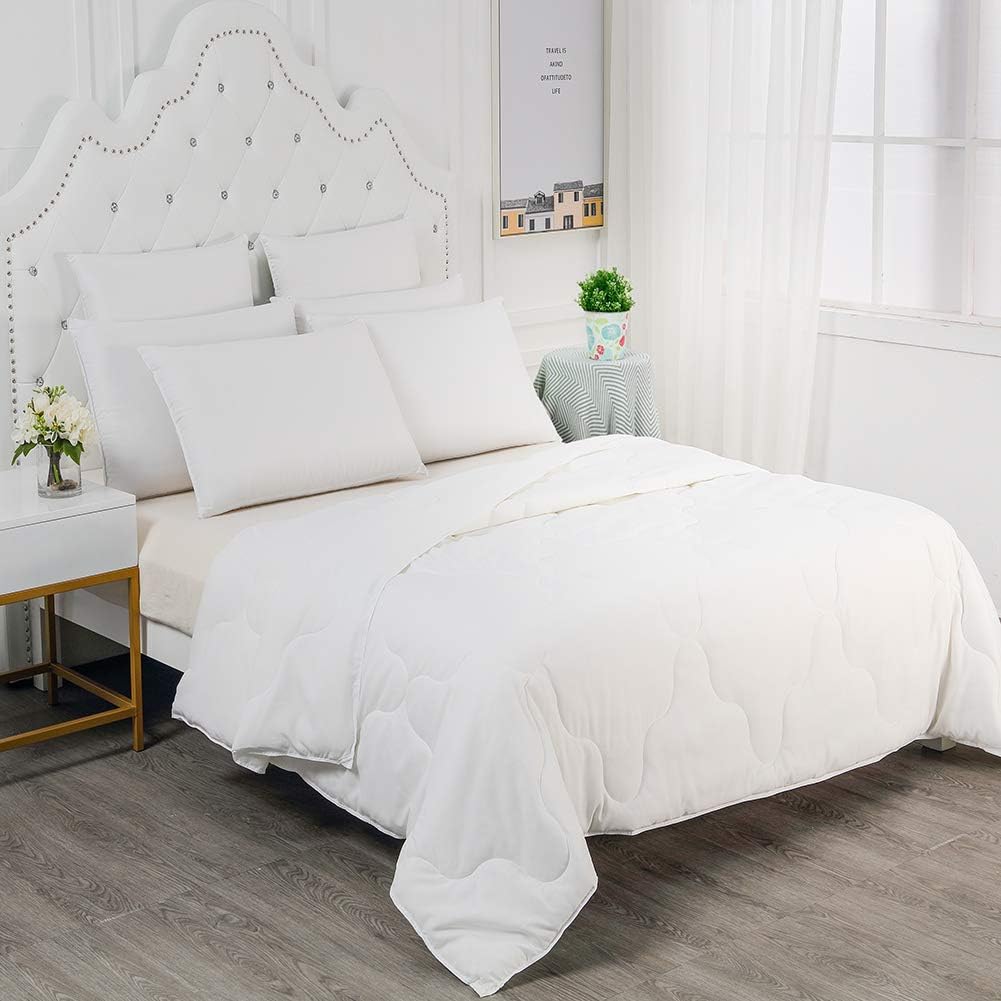 Duvet King Softness Antibacterial Quilt Comforter Microfiber Anti-acarian Lightweight Polyester 220X240cm Bed Accessory Spring/Summer/Autumn