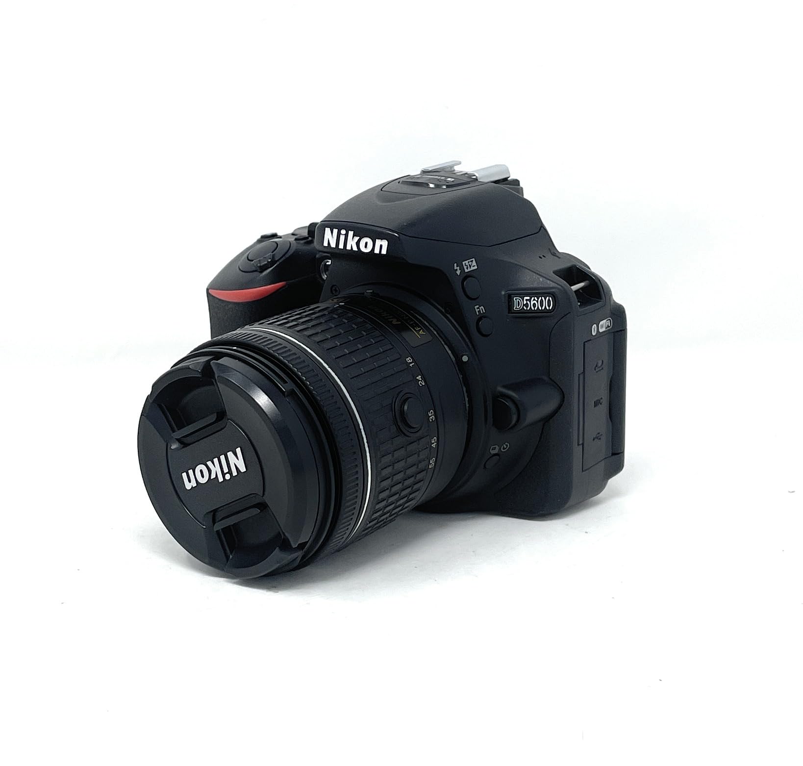 Nikon D5600 + AF-P 18-55 VR DSLR Camera,Black + SanDisk Extreme PRO 32 GB Memory Card