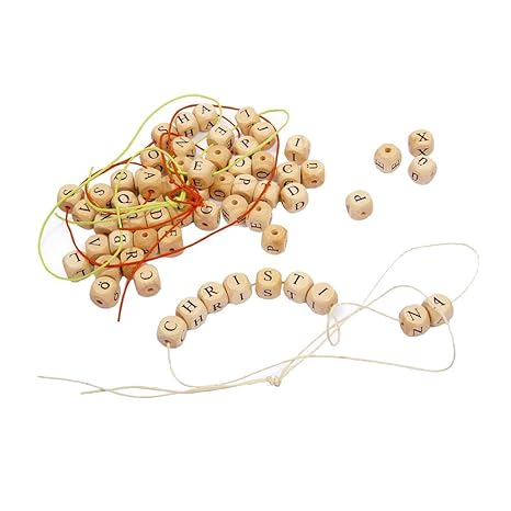 small foot 7553 Fädelspiel / Schmuck Bastel-Set, 300 Buchstaben-Perlen aus Holz mit Bändern zum Fädeln, ab 3 Jahren